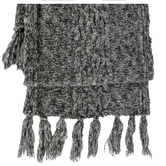 White Sierra Women's Scarf  NWT $40 Wool Blend Cold Weather  Charcoal Heather - Picture 2 of 4
